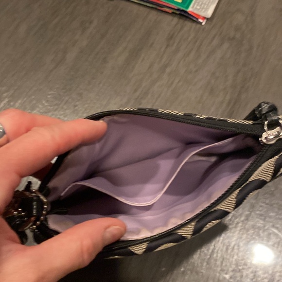 SOLD Coach super cute wristlet 🖤🖤like new 🖤🖤 Color block adorable little bag- - Picture 12 of 15